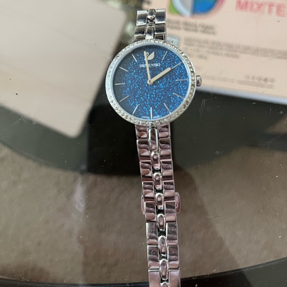 Blue sparkle face watch - Picture 2 of 2
